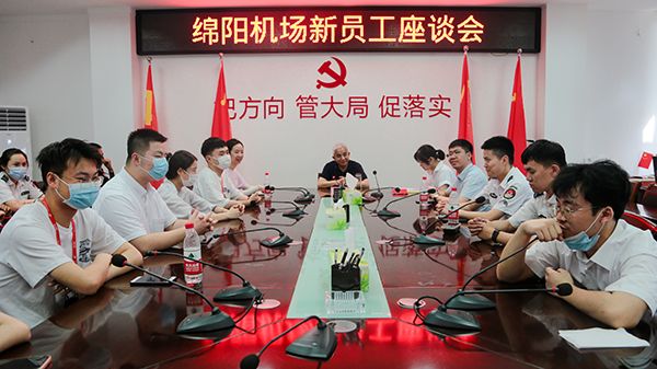 “助力鄉(xiāng)村振興，踐行艱苦奮斗” 將新員工黨性教育活動(dòng)搬到對(duì)口幫扶村4.jpg